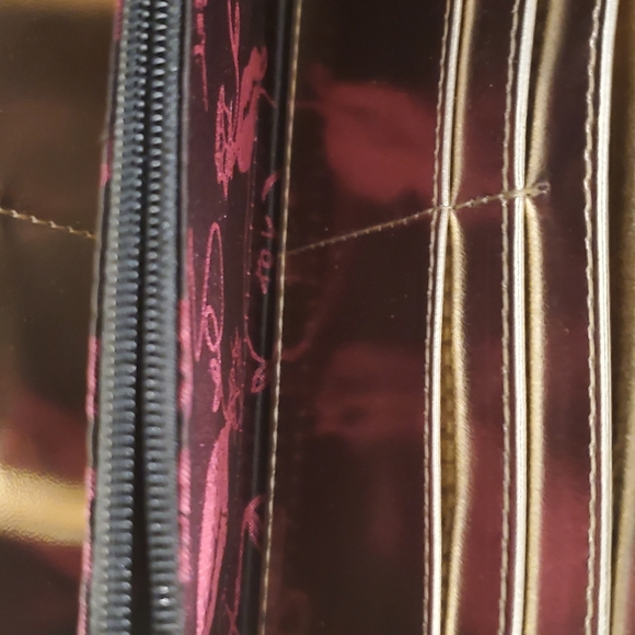 Betsey Johnson Black Zip Around Wallet - Picture 5 of 5